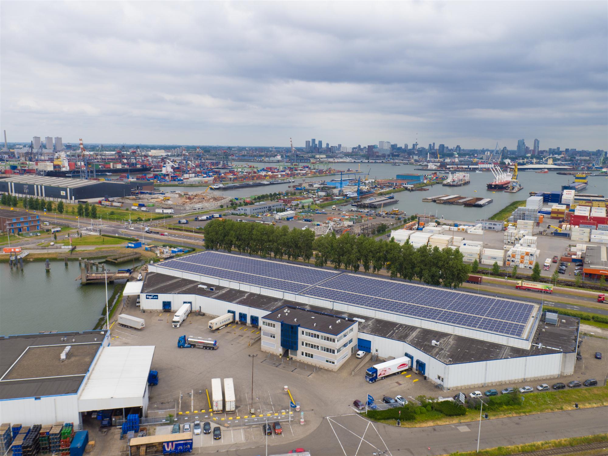 Self Photos / Files - frigoCare installs largest solar panel system in the port of Rotterdam