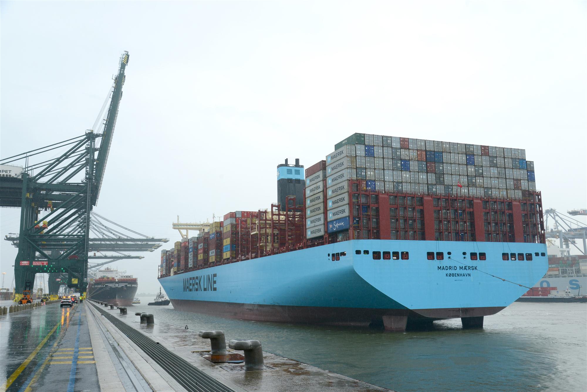 Self Photos / Files - Port of Antwerp Madrid Maersk