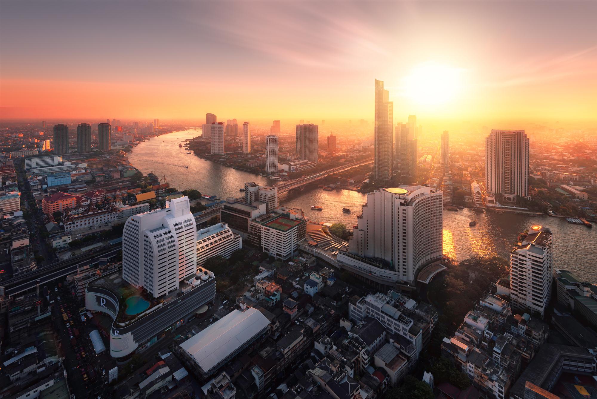 Self Photos / Files - Chao Praya Bangkok skyline Fotolia_83162816_L