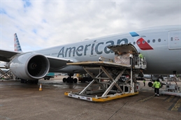 American-Airlines-AA-LHR-cargo-feature