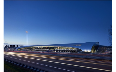 Rhenus Contract Logistics - Tilburg - exterior evening with motorway A58 (1)