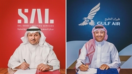 SAL’s-CEO-Hesham-Alhussayen-L-and-Gulf-Air-acting-CEO-Waleed-AlAlawi