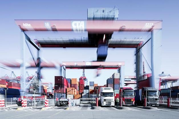 Self Photos / Files - Port of Hamburg trucks