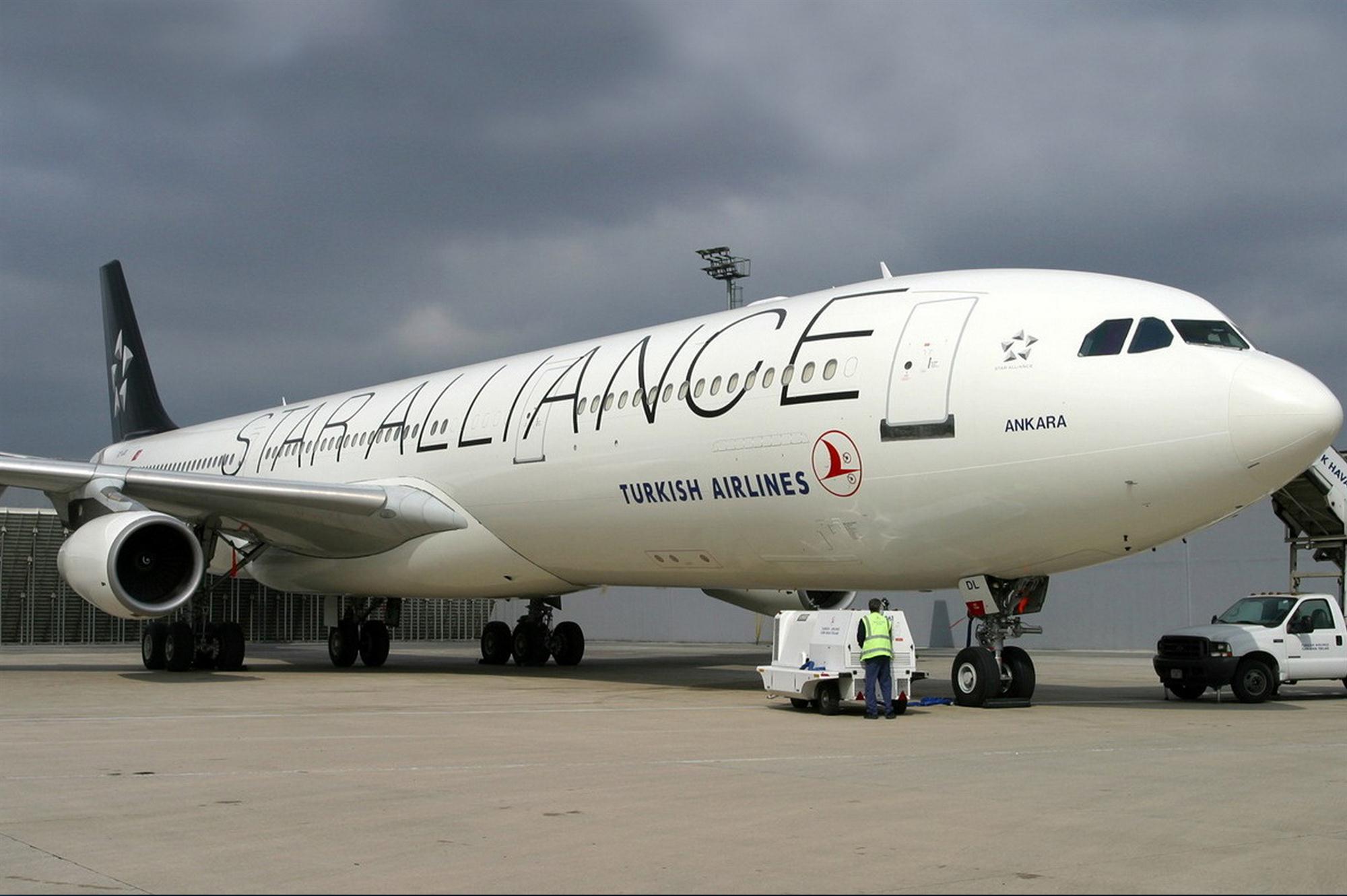 Self Photos / Files - Star Alliance Turkish Airlines A340