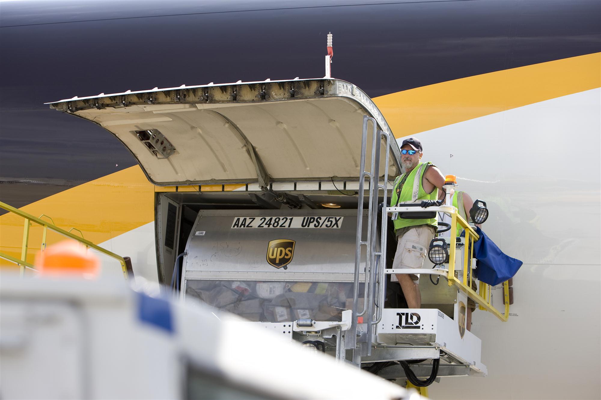 Self Photos / Files - UPSAircraft_being_loaded_high_res