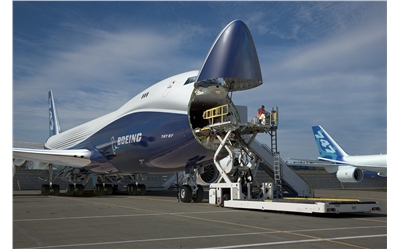 747-8F load